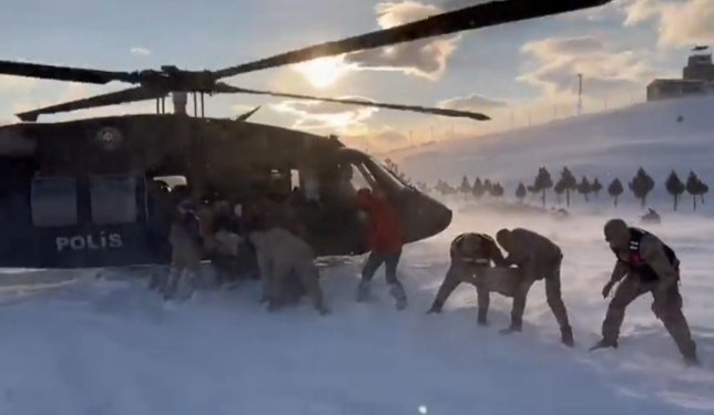 Gün birlik günü...
Gün kardeşlik günü... 
Gün dayanışma günü... 

DEVLETİME GÜVENİYORUM