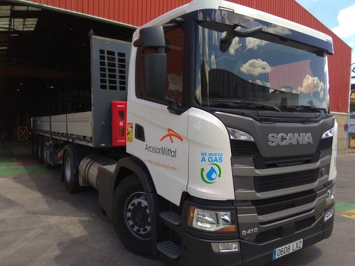 Scania delivers five vehicles to ArcelorMittal, two of them natural gas
fenadismerencarretera.com/scania-entrega…