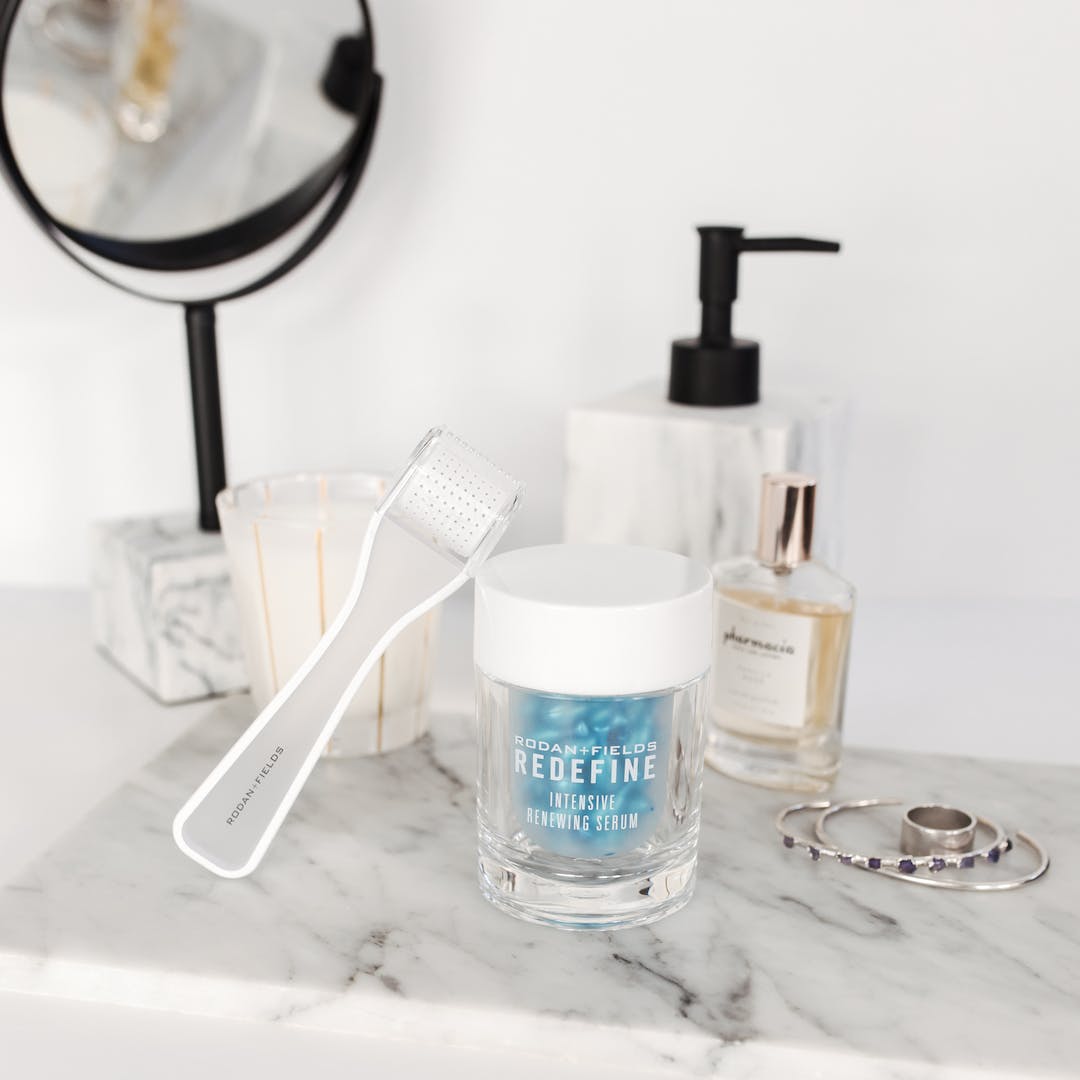 RPGolfFitness's tweet photo. Roll away fine lines + wrinkles. The AMP MD System uses our micro-exfoliating Derma-Roller to improve absorption + accelerate the results of our skin-revitalizing Intensive Renewing Serum for more refined, smoother, firmer-looking skin https://t.co/yym0r9s2ra https://t.co/Y65fFntwG6