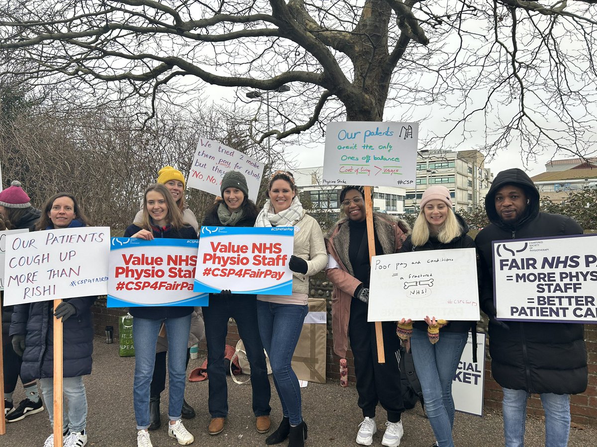 mcpheePT's tweet photo. 💪 Physio Strike 💪 

Keep my profession alive, recruit and retain staff, support living wages, appreciate our qualifications and training we’ve had to keep you safe and make ur life worth living 

💪🦾🦵🦿🦶✋🫀🫁🧠 🦴 🚴‍♀️⛷️🤸‍♂️🩰🦼🦽

#physio #CSP4FairPay #strike #charteredstatus https://t.co/jipmNyiTcA