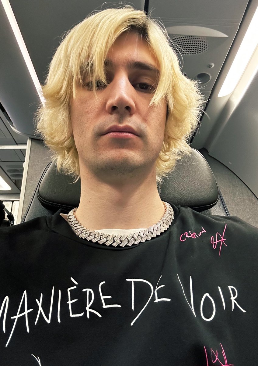 xQc tweet media