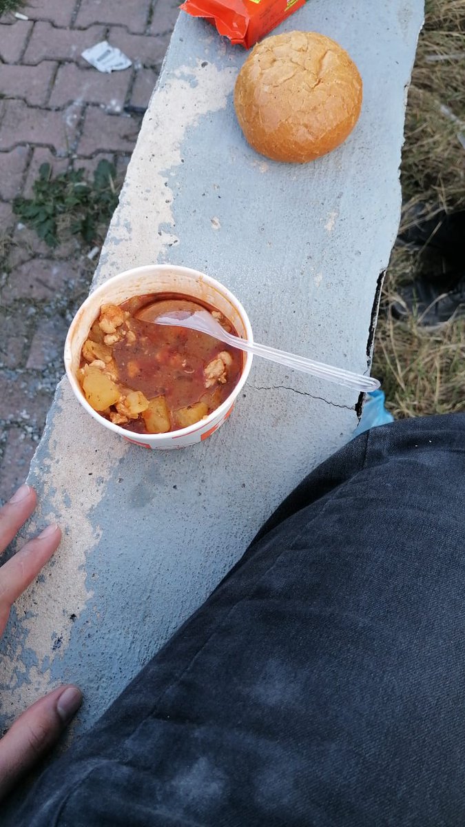 esmaabaser's tweet photo. İskenderundan bir arkadaşım yolladı. Antakya'nın şu an daha fazla yardıma ihtiyacı var. Umarım yapılan yardımlar oraya da ulaşır 🙏🏻 @haluklevent @OguzhanUgur @HatayBSB @HatayValiligi @AFADHatay #rahatdeğiliz #hataydepremi https://t.co/sEczUpKsnk