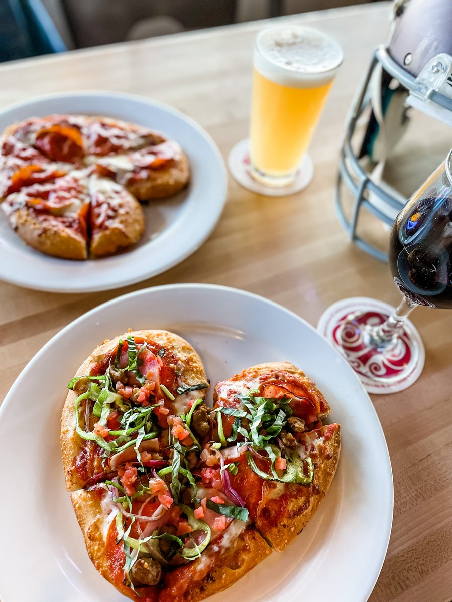 It's #NationalPizzaDay and it's basically like our favorite day of the year. Be sure to mark your calendars for Feb 10th (tomorrow) when our Heart-Shaped Pizzas launch and $1 from each is donated to local charity.
#bostonspizza #charity #heartshapedpizza