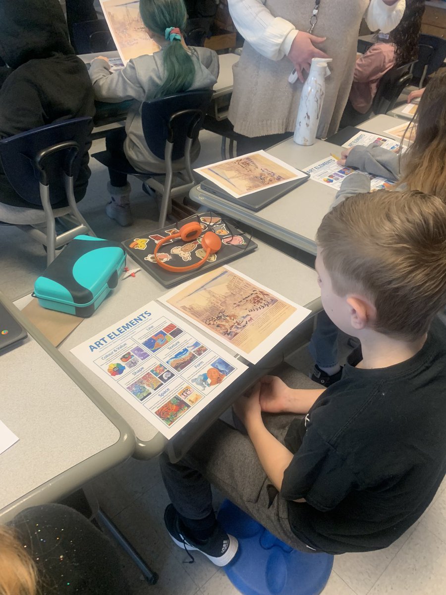 Clinton CES tweet media