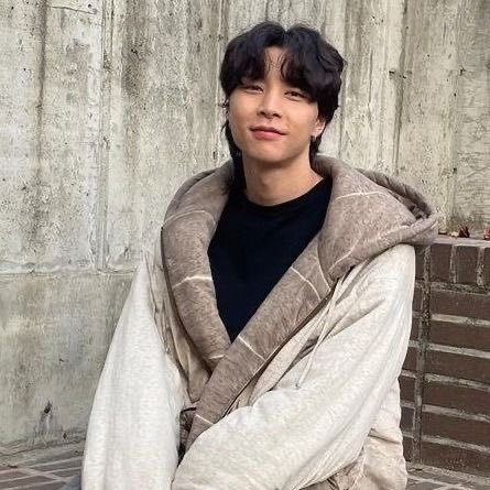 taeoreee's tweet photo. @chewin66um Mau ikut kasi doa juga 

Happy birthday Johnny, aku baru kenal dia dan ngerasa beruntung bisa kenal dia semoga di tahun ini jadi tahun yang terbaik sampai kedepan nya juga ,berharap selalu bahagia , sehat terus my love🫶🏼
#HappyJohnnyDay
#TimeToSUHlebrate
#온세상이_컬러풀_쟈니데이 https://t.co/YqNVjORiD5