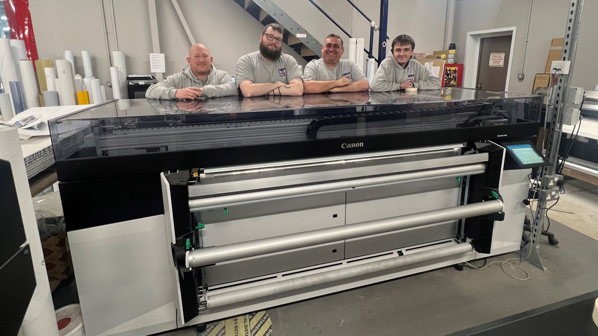 SignUpdate's tweet image. @AinsleysignsUK invests in a Canon UVgel dedicated roll printer from @cmyuk_ltd :
signupdate.co.uk/Sign-News/ains…
#wideformatprinter #wideformatprinting