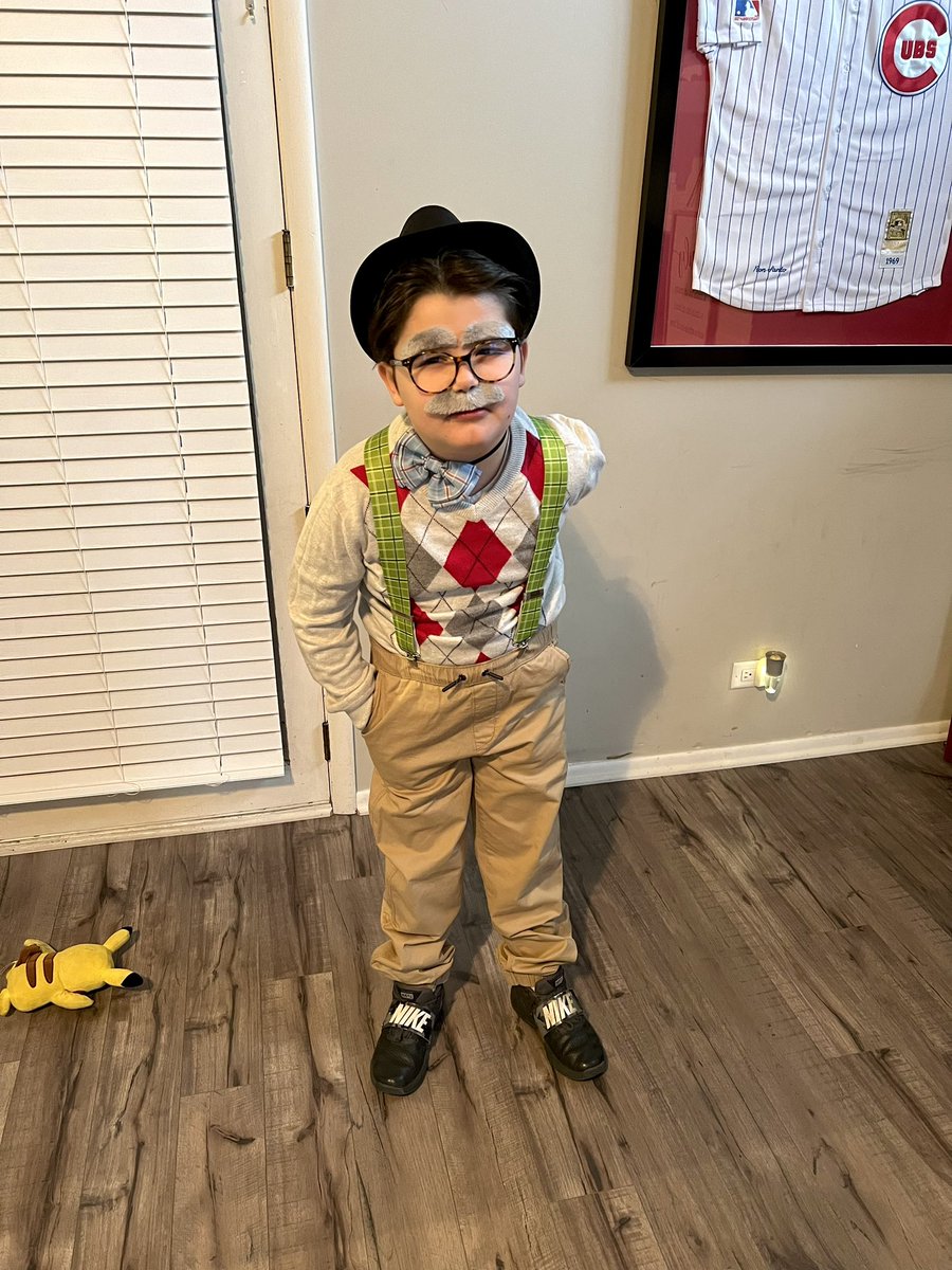 Made it to the 100th Day! William … ahem…I mean.. Carl as he would like to be called, is excited to celebrate and even snuck hard candies in his pocket for the kids 😳😂🫣
#100thdayofschool #littleoldman #disneyup #hopehefindshisellie <a href="/D13Eagles/">Erickson Elementary</a> <a href="/MrsCrossley107/">Mrs. Crossley</a>