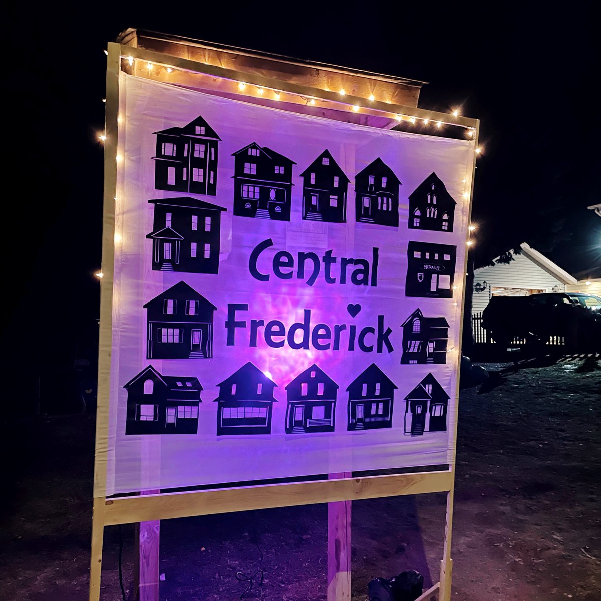 CentralFred's tweet photo. Shiverfest is back and happening February 18 7:00-8:30 PM 

This is a self-guided walking tour along Brubacher St of light installations created by your neighbours! Here are some pictures from last year's event. https://t.co/gLFrIvq2nH