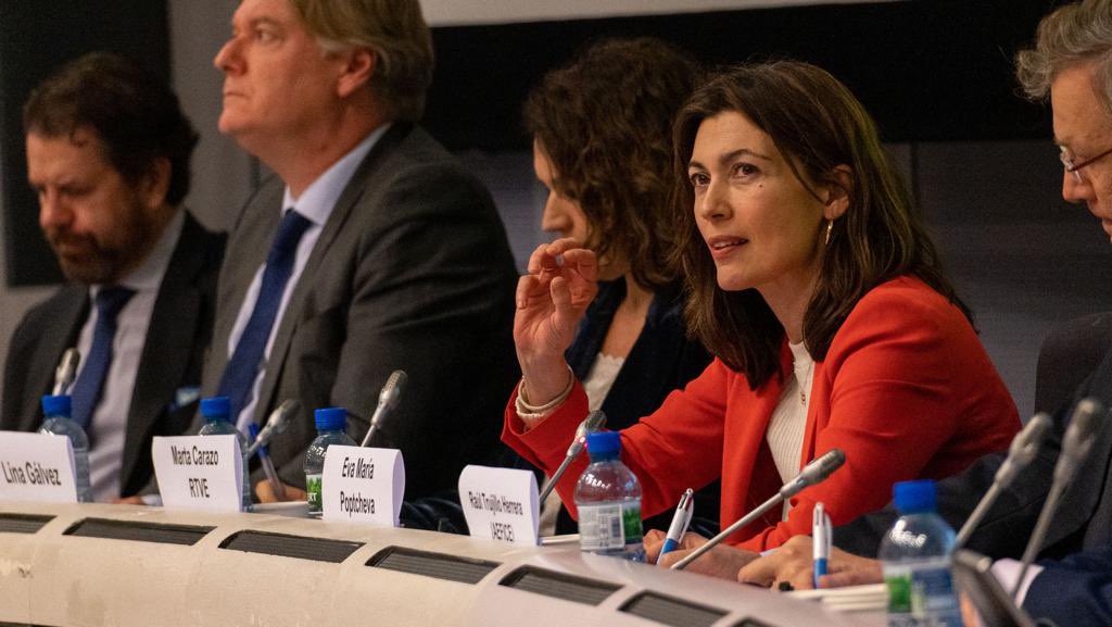 EPoptcheva's tweet photo. Gracias a la Asociación de los Funcionarios 🇪🇸 en las Instituciones UE #AEFICE por organizar este interesante debate sobre la Presidencia española del Consejo UE con mis compañeros del Parlamento Europeo @linagalvezmunoz y @TonoEPP Muchos retos por delante y muchas oportunidades! https://t.co/CFO7ekwvrv
