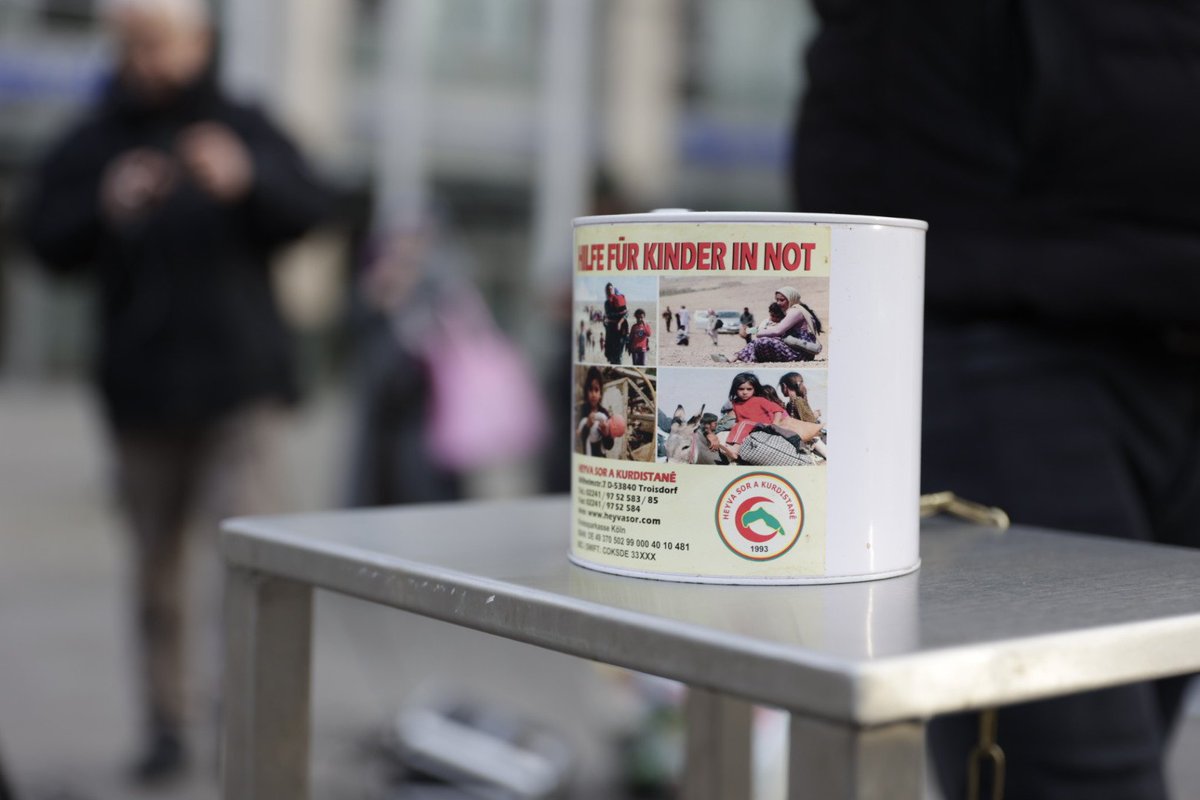 KaiSchwerdt's tweet photo. Etwa 40 Personen demonstrieren aktuell vor dem Hauptbahnhof #Magdeburg Solidarität mit den Menschen in den von Erdbeben schwer getroffenen kurdischen Gebieten. In den Reden wird u.a. kritisiert, wie Hilfsgelder im türkischen Staat versickern. https://t.co/XZAsRFGAZs