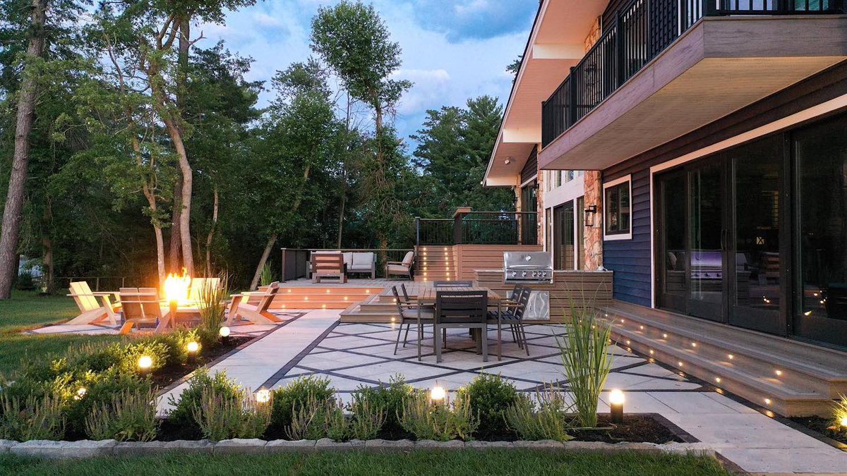 makepbj's tweet image. Brought to you by Deckorators®, the 2023 Outdoor Living Report contextualizes upcoming trends in design,  building, and outdoor living.

deckorators.com/-/media/Deckor…

#outdoorliving #decking #homeowners