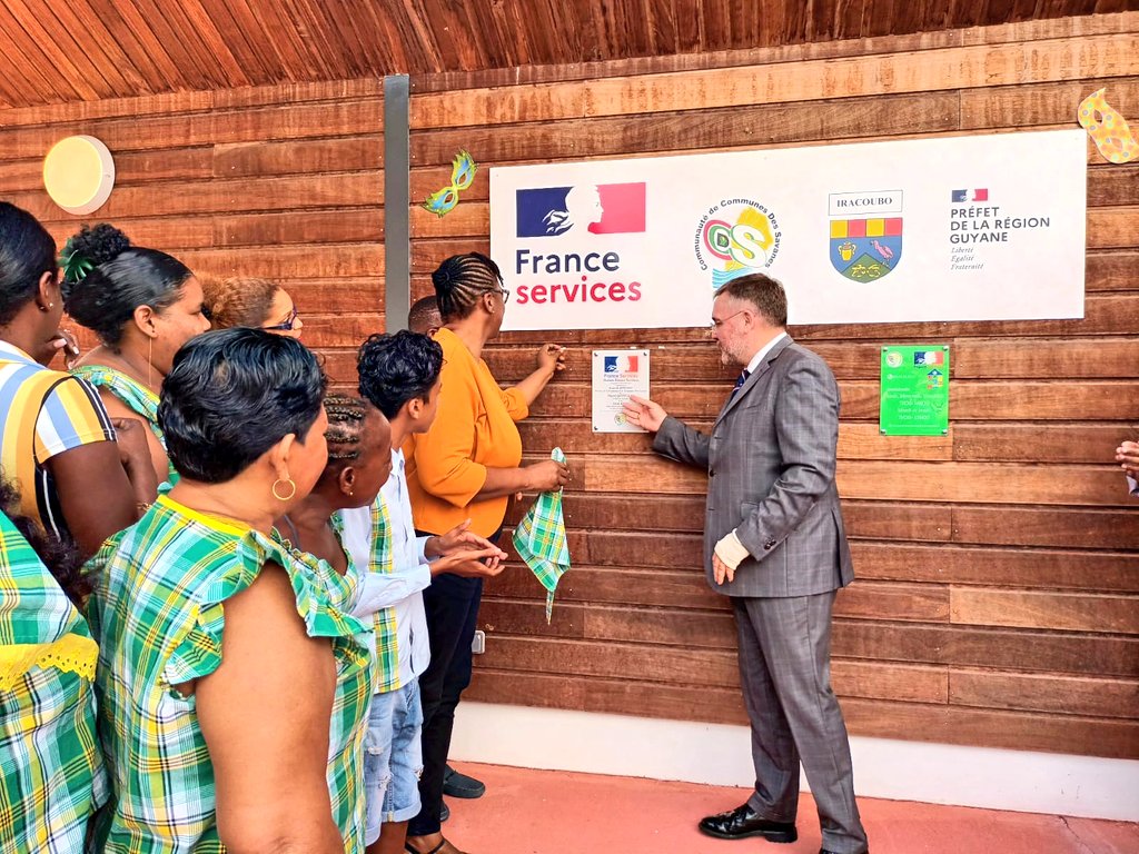 Prefet973's tweet photo. #FranceServices | 🏠 Inauguration de la maison #FranceServices 📍 d'Iracoubo, la 13ème en #Guyane.

🖥️ Aider chaque citoyen dans ses démarches administratives.

👥 Un service public de proximité et de qualité.

➡️ L'État soutient les projets qui améliorent la vie des habitants. https://t.co/TTcqVFoQF8
