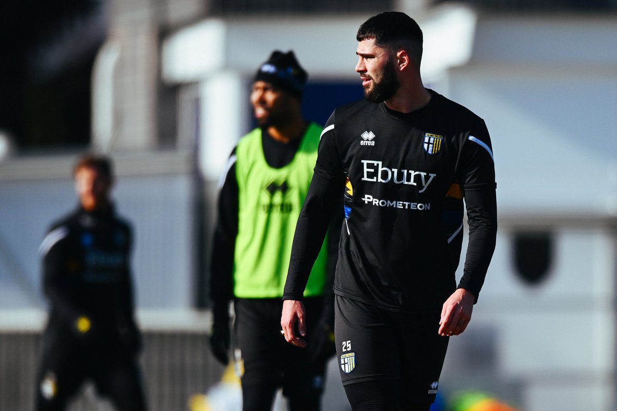 1913parmacalcio's tweet photo. 👊🏻 @eliascobbaut 👊🏻 https://t.co/b77uovQiGH