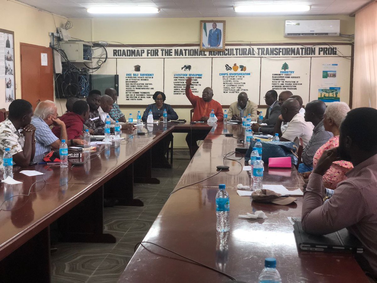 In a bid to promote production and productivity through the private sector the Executive Secretary,  SLeCAD, Ahmed Nanoh, has requested that the Minister of Agriculture facilitate a meeting between the Chamber and President Bio.
Click the link for More; facebook.com/slecad.sierral…