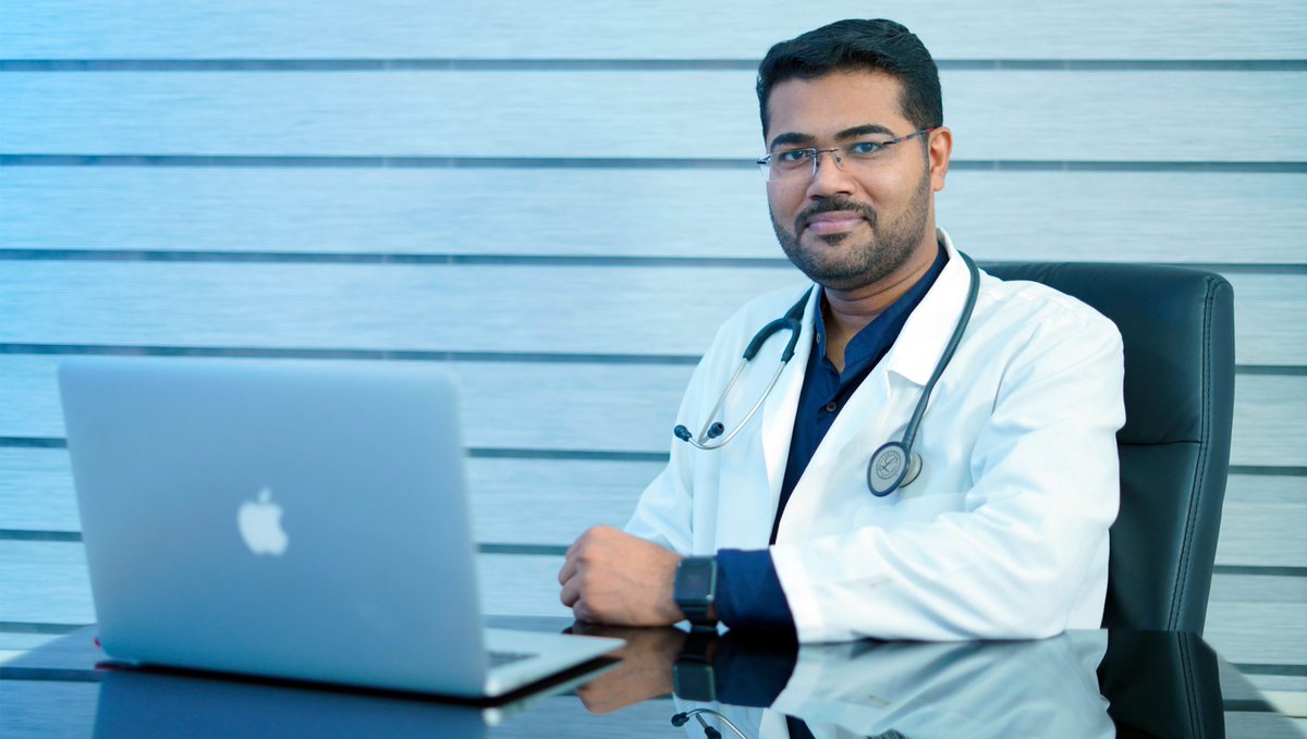 NewsMinuteNow's tweet photo. ഈ ഡോക്ടർ വ്യാജനോ ?
https://t.co/L8k7Q8Vql2 

#drmanojjohnson https://t.co/SEfhcoygo3