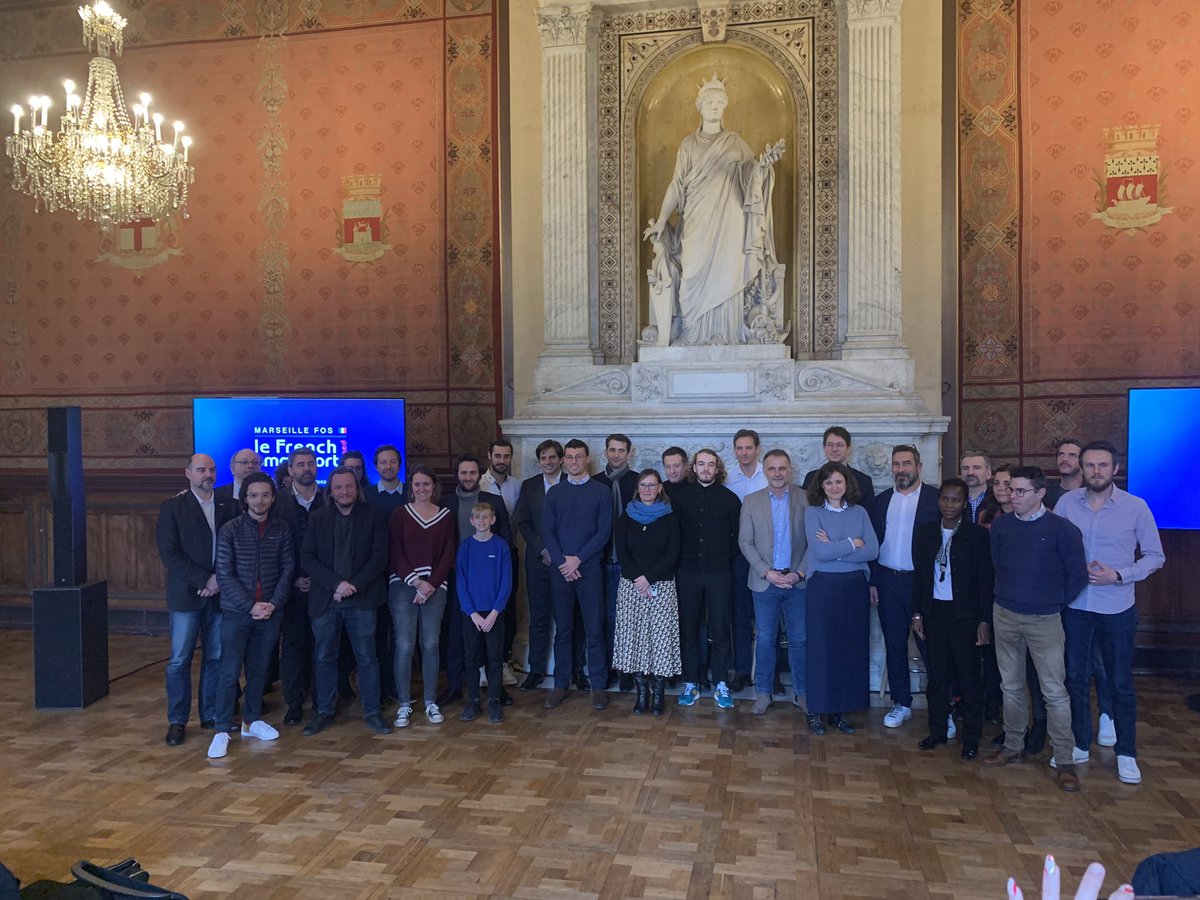 Photo de famille des porteurs de défis et de leurs lauréats. Un grand bravo à l’ensemble des parties prenantes, des partenaires et initiateur de ce #SmartPortchallenge4 👏🙏

Au travail 🤝