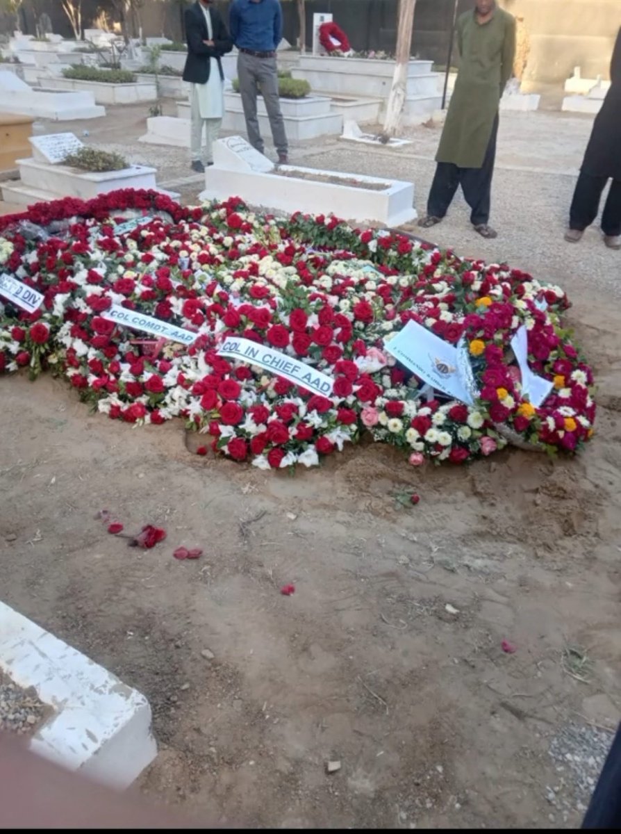 Apml_Aaliyan's tweet photo. Grave of My beloved BOSS My Mentor, My Hero, My Leader Gen. @P_Musharraf May ALLAH give you highest rank in JANNAT UL FIRDOS. Aameen Aameen
بِچھڑا کچھ اِس ادا سے کہ رات ہی بدل گئ۔
ایک شخص ساری دنیا کو ویران کر گیا
#musharraf #PervezMusharraf #Pakistan #PakistanArmy #Salute https://t.co/WKDVnucM7o