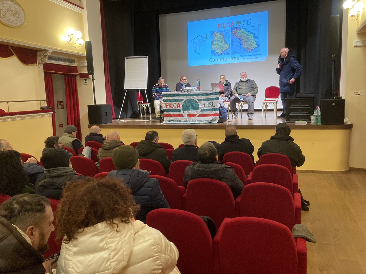 Fedbiagioli's tweet image. Bilaterale @FilcaUmbria /@FilcaCislMarche 😁 al teatro di @ComuneGualdo 
Per parlare #welfare integrativo!!💪
#communitas.
Amici Marchigiani ci vediamo presto!!!
W la @FilcaCisl