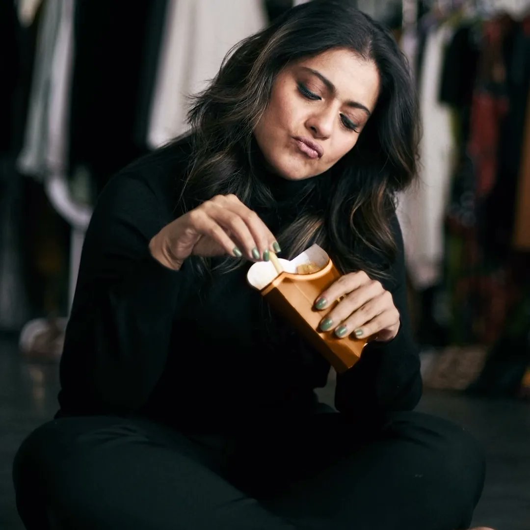filmfare's tweet photo. Many moods of the lovely #Kajol! ❤️💕 https://t.co/MisY7EFKJt