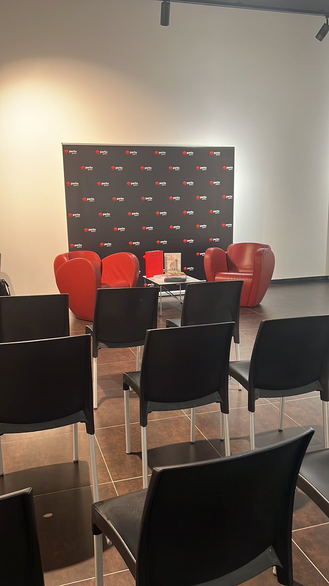 Vše je připraveno. Dnes v 18:45 v Galerii Harfa si 
<a href="/radimkrejci/">Radim Krejčí</a> popovídá s <a href="/LukasKovanda/">Lukáš Kovanda</a>
 na téma investice!