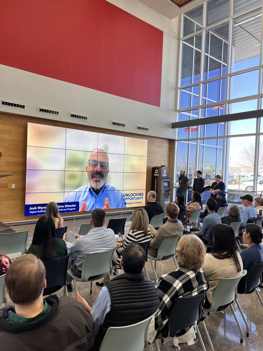 OCPresGDW's tweet image. The @OdessaCollege team is proud to accept the opportunity made available by @AspenHigherEd and @CommunityCCRC to be a part of  #UnlockingOpportunity! Together with nine other colleges across the USA, we will work to improve our student’s post graduation success. #TweetOC