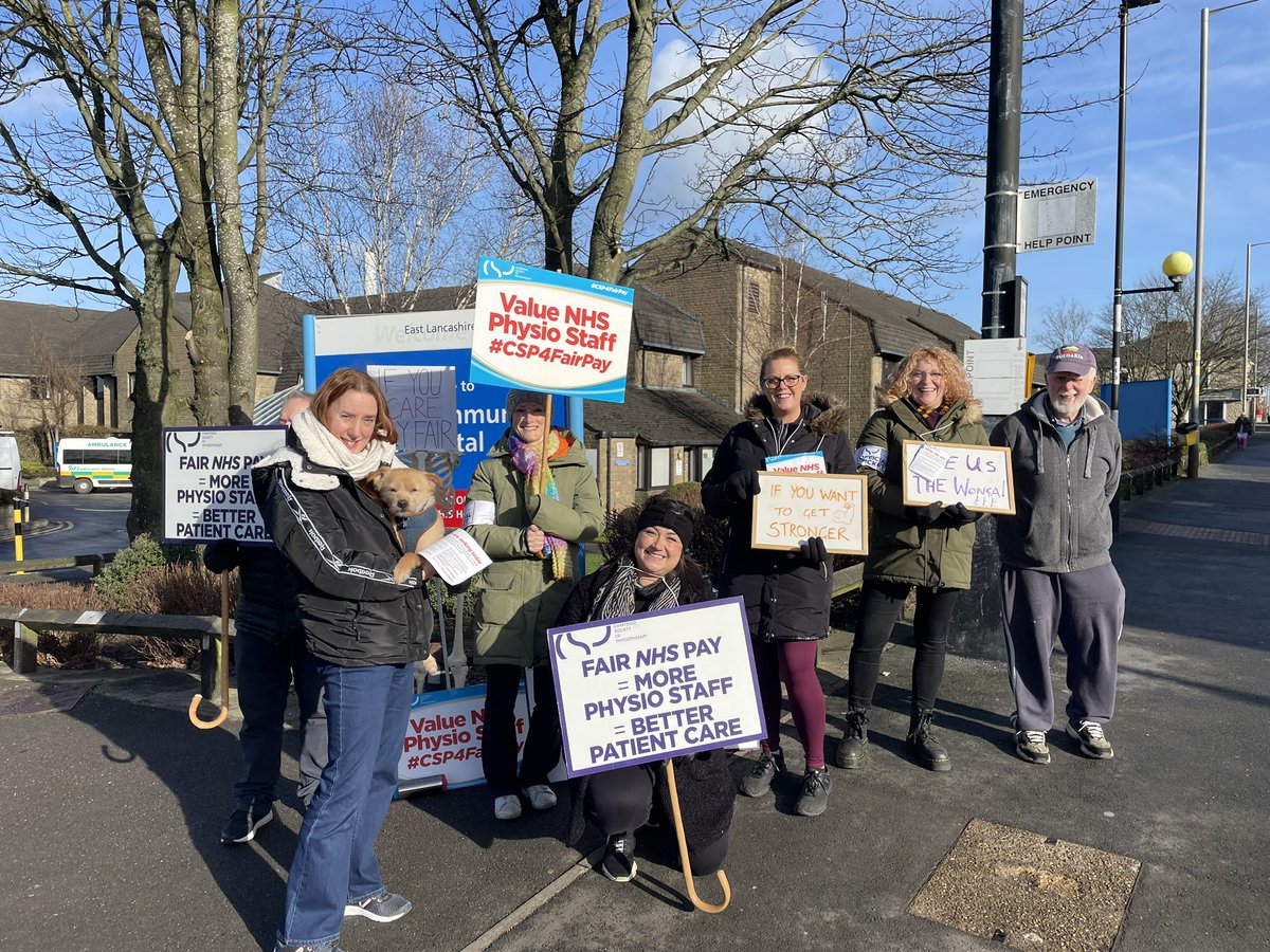 Rebecca Emmott tweet media