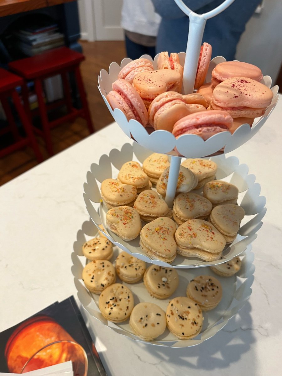 Red Thinking tweet media