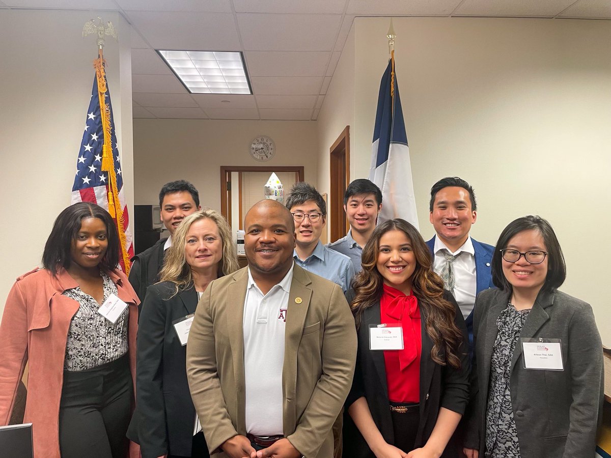 lonestar_aa's tweet photo. Great day with legislators in our inaugural CAA day at the Capitol. https://t.co/2BRbirLF79
