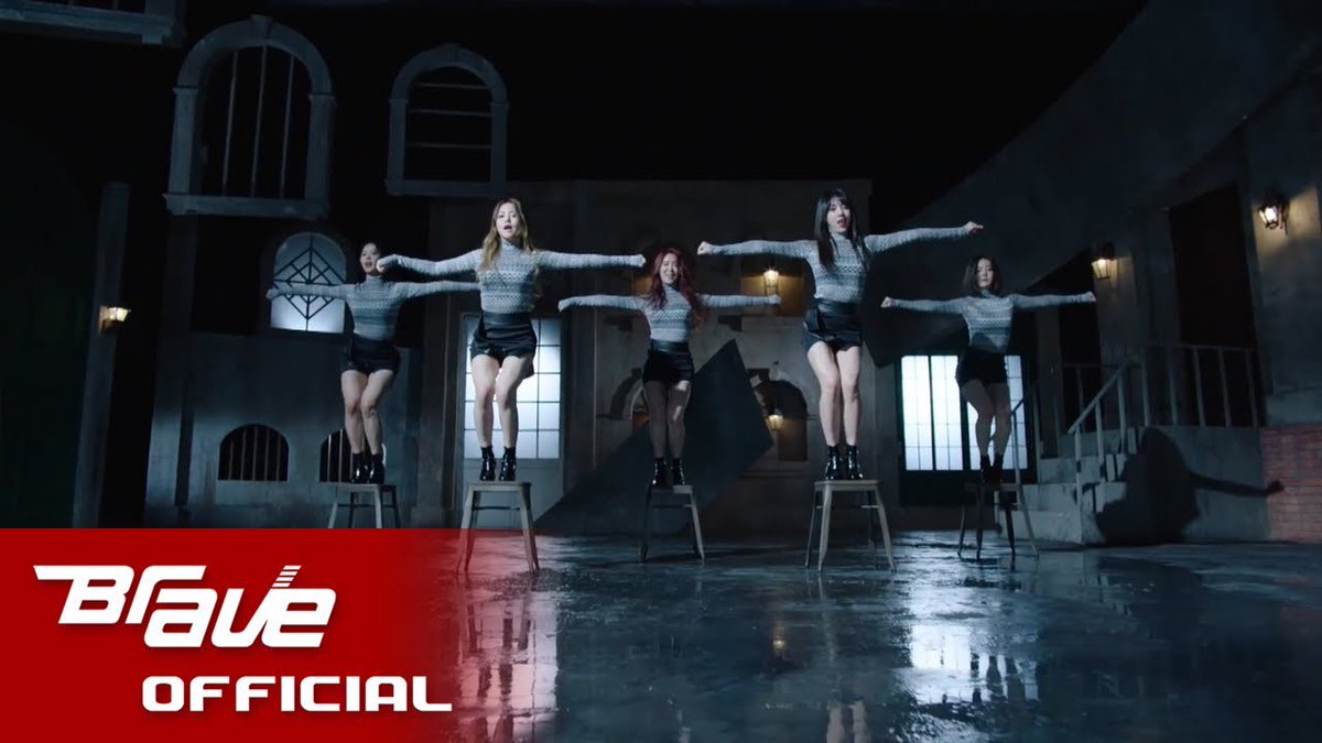 aliyusuf13's tweet photo. 6 days till 7th anniversary of Bravegirls and rumored contract expiration, fun fact : rollin has four versions in YouTube (original +18 banned from korean tv , +15 clean and dance versions , +12 rollin new version 2018 ) https://t.co/XVaqntyNeQ