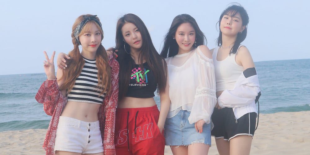 aliyusuf13's tweet photo. 6 days till 7th anniversary of Bravegirls and rumored contract expiration, fun fact : rollin has four versions in YouTube (original +18 banned from korean tv , +15 clean and dance versions , +12 rollin new version 2018 ) https://t.co/XVaqntyNeQ