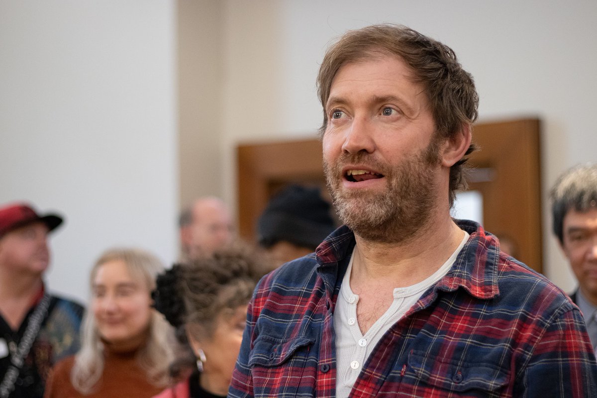 Brilliant baritone and massively inspiring workshop leader @robgildon is one of the Streetwise Associate Artists who will lead our training with <a href="/E_N_O/">English National Opera</a> at <a href="/LondonColiseum/">London Coliseum</a> on how to make impactful and empowering art with adults at risk. Apply by 14 Feb streetwiseopera.org/london-trainin…