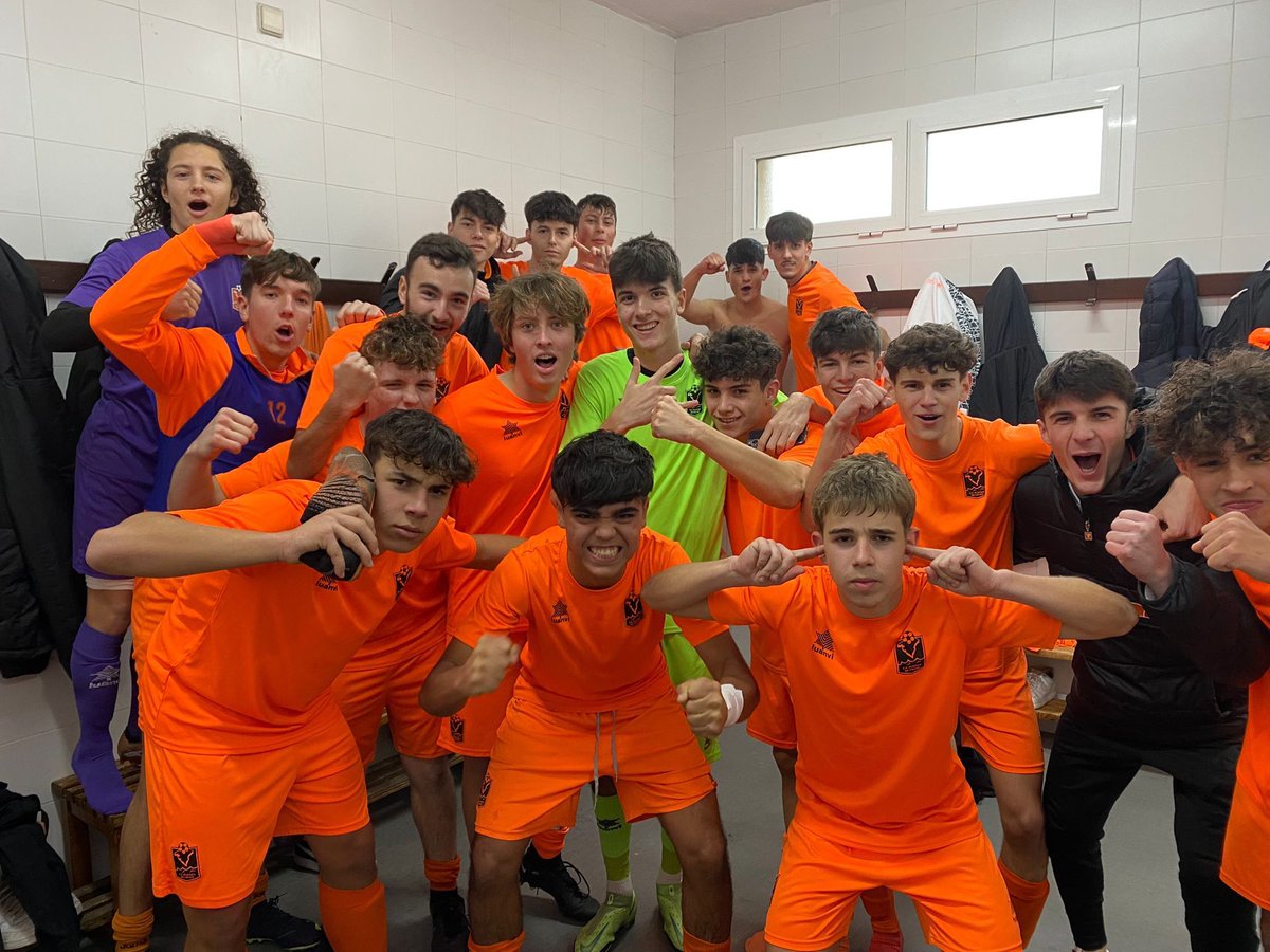 #juvenilpreferente | Buen partido del juvenil preferente que jugó el pasado fin de semana 🆚 @cdserverense 💪
.
En el 📽️ se puede ver el gol de Martí Castelló ⚽️⚽️
.
Enhorabuena por el trabajo realizado de todos 👏👏
.
Seguimos trabajando 🍊

.
#futbol #trabajo #club #juvenil