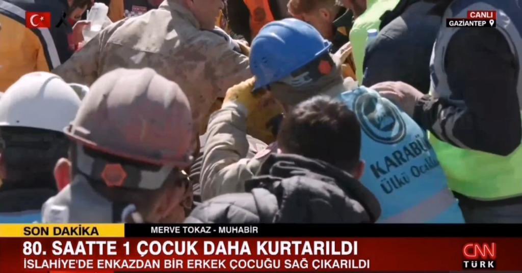 1) Liderimiz Sayın Devlet Bahçeli Beyefendi’nin talimatlarıyla harekete geçen Ülkü Ocaklı gençlerimiz, oluşturduğumuz 1200 kişilik hazır ekip olarak ülkemizin dört bir yanından afet bölgesine ilk saatlerde intikal etmiştir.