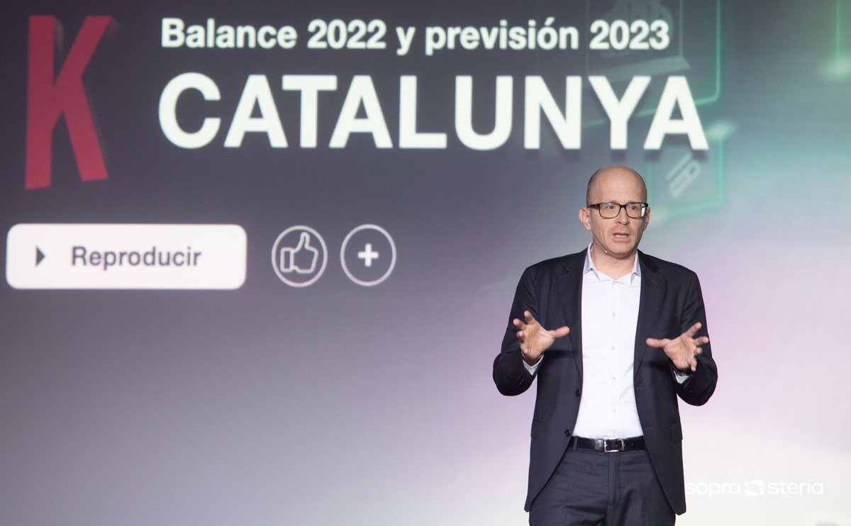 SopraSteria_ES's tweet photo. 😉 Compañerismo, sorpresas y mucho #SentimientoSopraSteria han caracterizado nuestro #KickOffSopraSteria2023 en Barcelona. Hemos podido conocer lo que nos depara el futuro como Compañía y emocionarnos todos juntos una vez más.
#OneBigTeam #TheWorldIsHowWeShapeIt #GreatPlaceToWork https://t.co/eT3Y4HmcPm