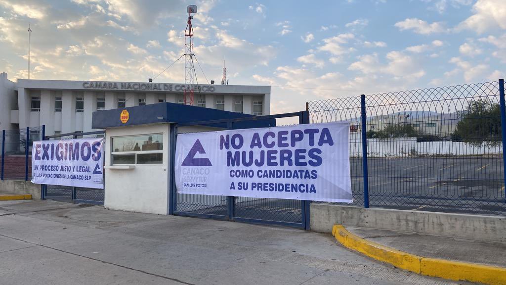 ElCandidato_MX's tweet photo. #SLP | 😳 MISOGINIA EN LA CANACO; EXIGEN PROCESO DE RENOVACIÓN LEGAL EN LA CÁMARA 😨 #Canaco #CanacoSLP
Los detalles 👇🏾
https://t.co/MXrHGDyNR6 https://t.co/jcN33G44zG