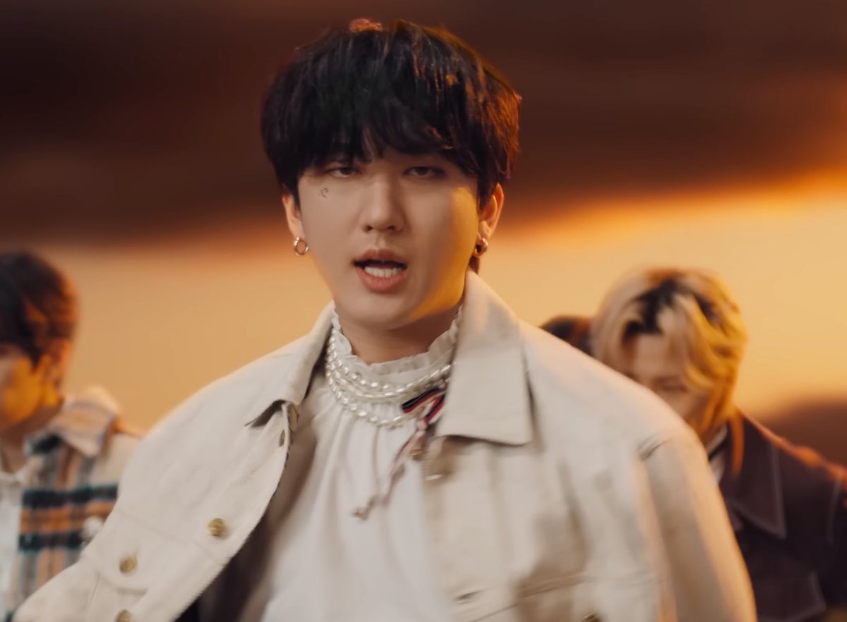 seocbarchive's tweet photo. “The Sound” Changbin https://t.co/W3ouBjwNqB