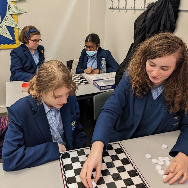 Aschshackney's tweet image. Thank you to Mr. Gulam, who runs our #Chess &amp;amp; #Draughts Club on a Wednesday lunchtime.

The club was completely full yesterday, with lots of excited #students taking part &amp;amp; #learning how amazing a #game of chess can be!

 #extracurricular #students #Hackney #Learning #Chessclub