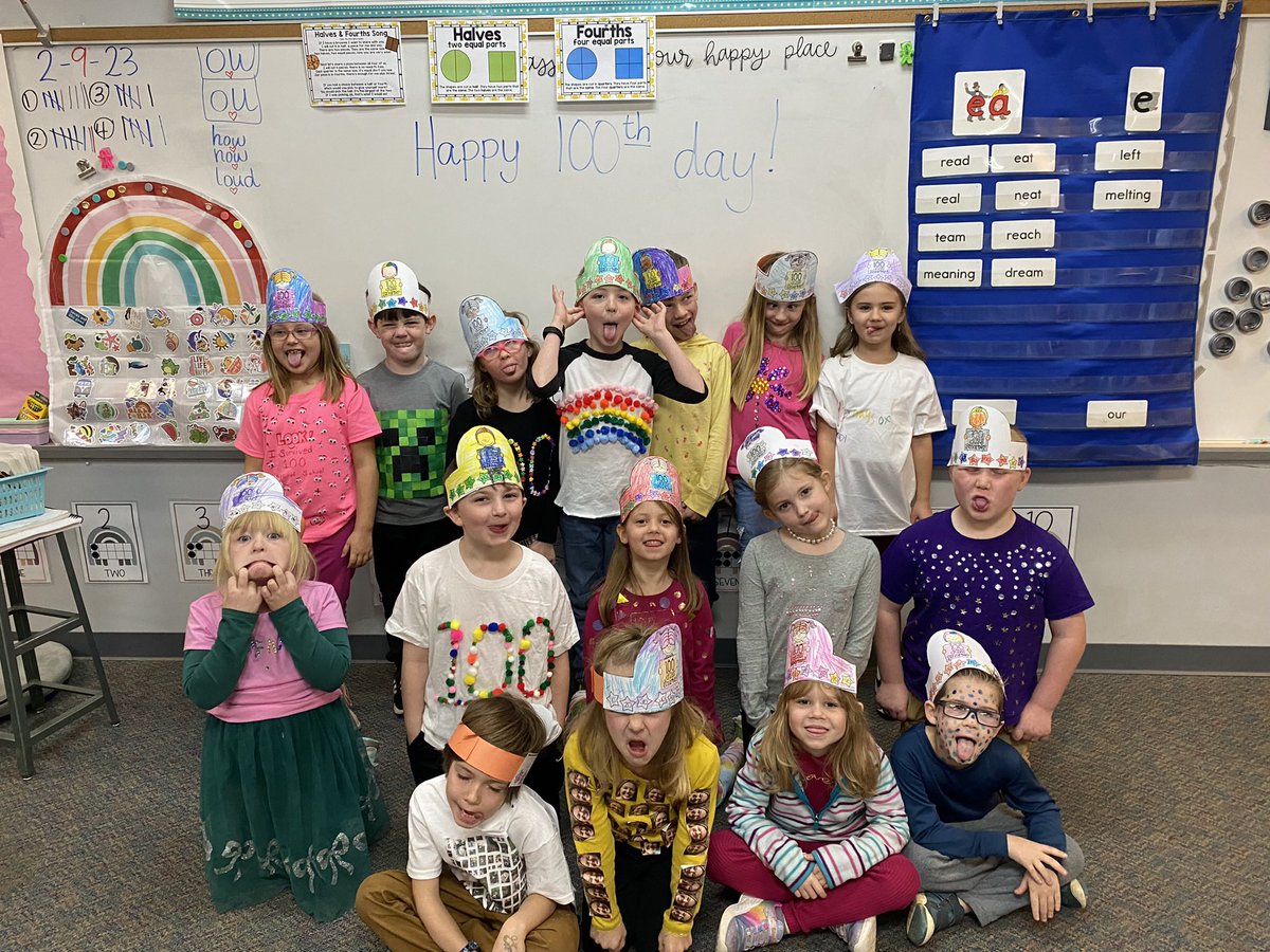 mrspruittfirst's tweet image. 100 days smarter!! Swipe right to see the BEST 100 days shirt 😂 @MillsRiverSch #heretofly