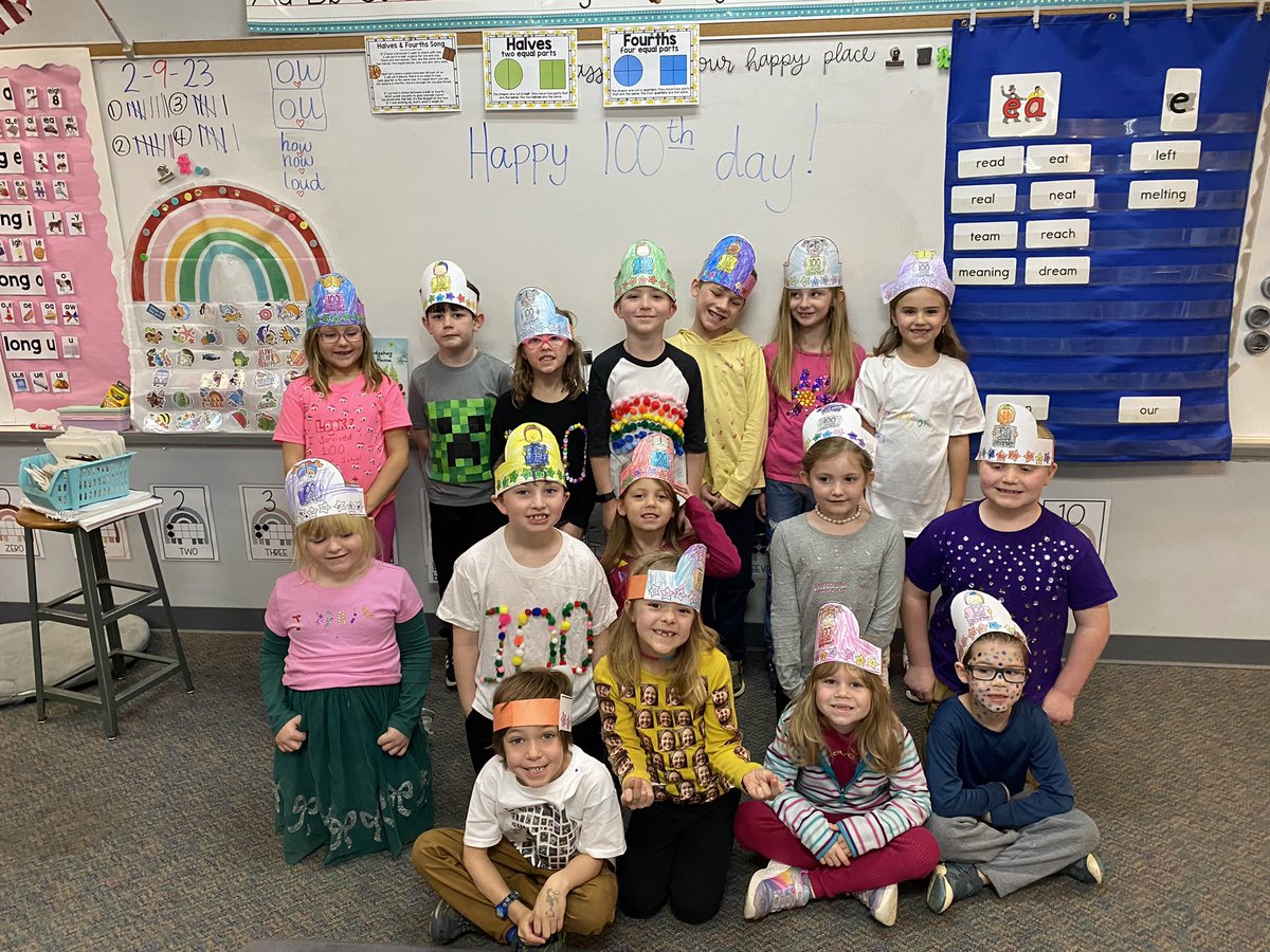 mrspruittfirst's tweet image. 100 days smarter!! Swipe right to see the BEST 100 days shirt 😂 @MillsRiverSch #heretofly