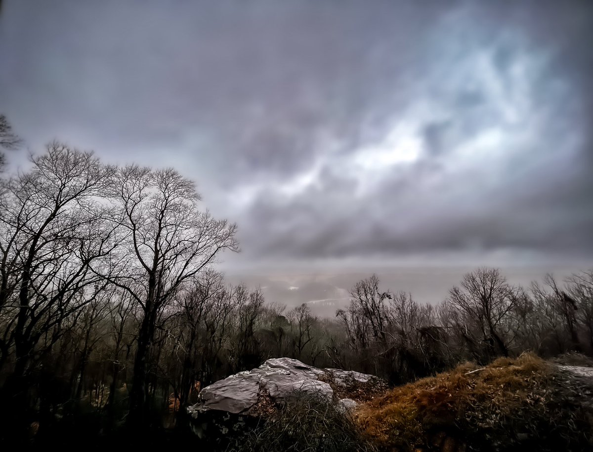 After I dropped the kids off at school this morning I felt inspired because of the weather, so you know me…I had to take a picture!  #birminghamphotographer #landscapephotography #lightroomedits #moody #naturephotography @spann @retweet_weather @weatherchannel @CentralAlWx1