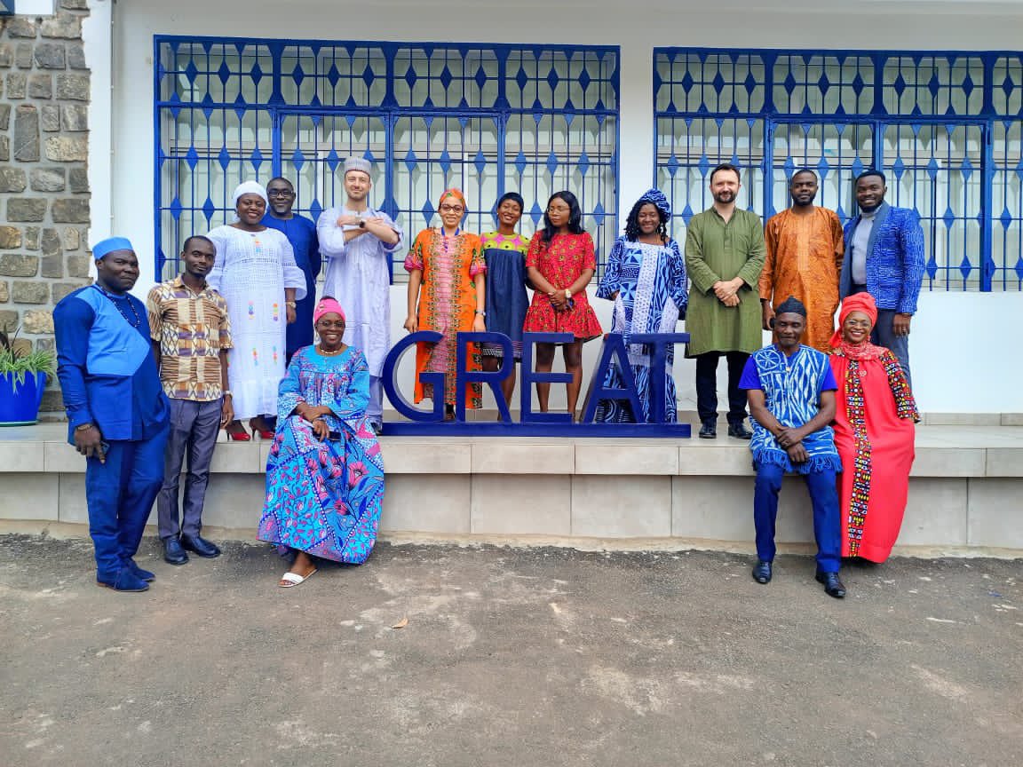 UKinCameroon's tweet photo. Proud of our cultural diversity in @UKinCameroon
Fier de notre diversité culturelle.
#TraditionalThursday https://t.co/itw9bAJV62