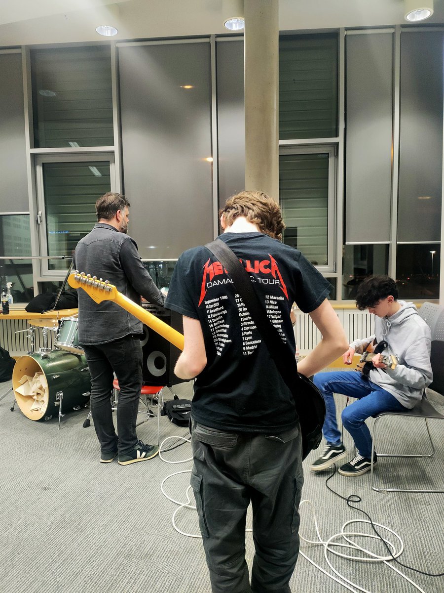 sub_sounds's tweet photo. The countdown is on! โ ๐ถ
Just over a week until we record our SubSounds LP in @windmilllane ๐
We're not nervous, you are! โจ
#youngmusicians #youtharts #musicgensd #musicians https://t.co/Qj9Cib452g