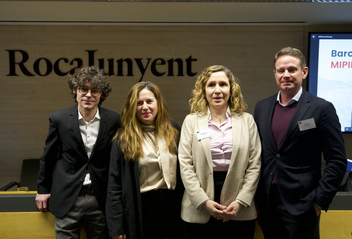 Gesvalt's tweet photo. Esta semana, nuestra directora territorial en Cataluña, Dolors Jiménez, analizó cómo afecta la #taxonomía a la hora de #valorar activos #inmobiliarios en el evento MIPIM MEETUP 2023 #Barcelona, junto a un gran panel de expertos.

Más detalles➡️  https://t.co/EdAY8tn0mU https://t.co/VQVu4DwZNd