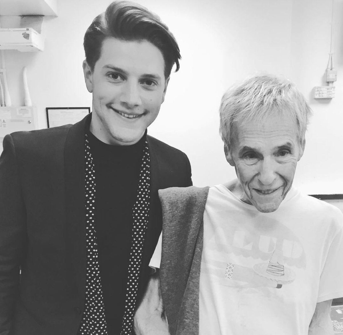 Sad news today as we lose a song-writing powerhouse. A master of his craft and a gentleman to be around. His legacy will live on through the music. My thoughts are with his family who absolutely adored him. Rest easy Burt. Thanks for the good times. #burtbacharach