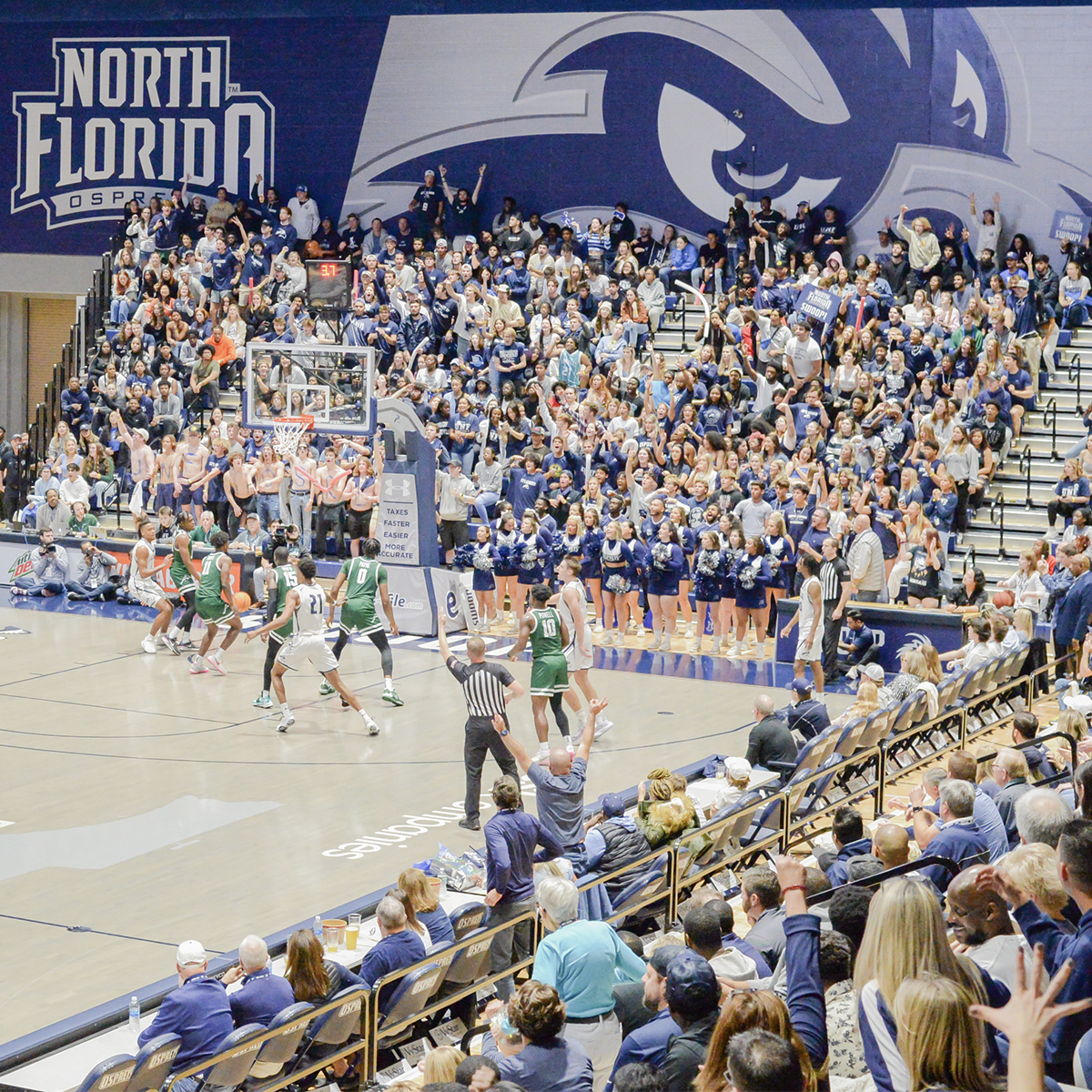 Ospreys packed The Nest on Saturday and the energy was off the charts as @OspreyMBB closed out Homecoming Week with a W! 🏆 🙌 

#SWOOP #BirdsofTrey