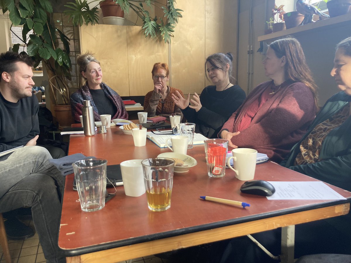 studioMARCHA's tweet photo. Vanochtend was een mooi begin van de samenmakerij <3
Wie doet mee met wie?!?
#programmasamen @wijkmakers @tijmenhordijk #biedebuuf @sdc050peter @nienkealkema @b_buitendienst
https://t.co/ExePQcPH4u https://t.co/cl7kEj9nYK