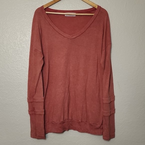 radiance1992's tweet photo. So good I had to share! Check out all the items I'm loving on @Poshmarkapp #poshmark #fashion #style #shopmycloset #handmade #stjohnsbay #able: https://t.co/xndsAEXcay https://t.co/hoCphIhGcC