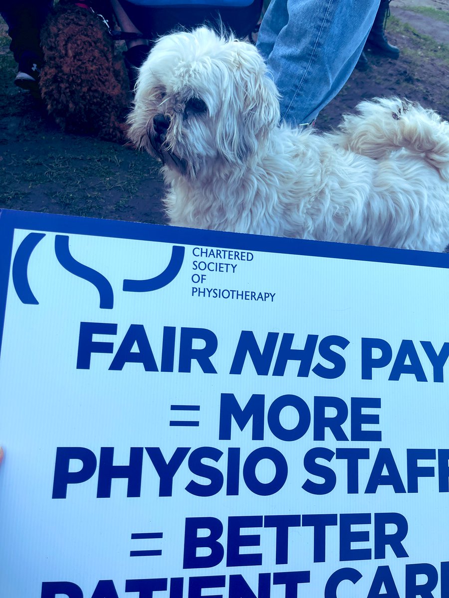 Picket line at Wythenshawe ✨🪧 #csp4fairpay @thecsp #nhsstrike