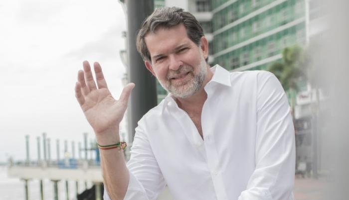 FLACOMENDOZA1's tweet photo. #ULTIMAHORA
Francesco #Tabachi es el nuevo gobernador de la provincia del Guayas.
#elflakoinforma https://t.co/JBBiQjz0YJ