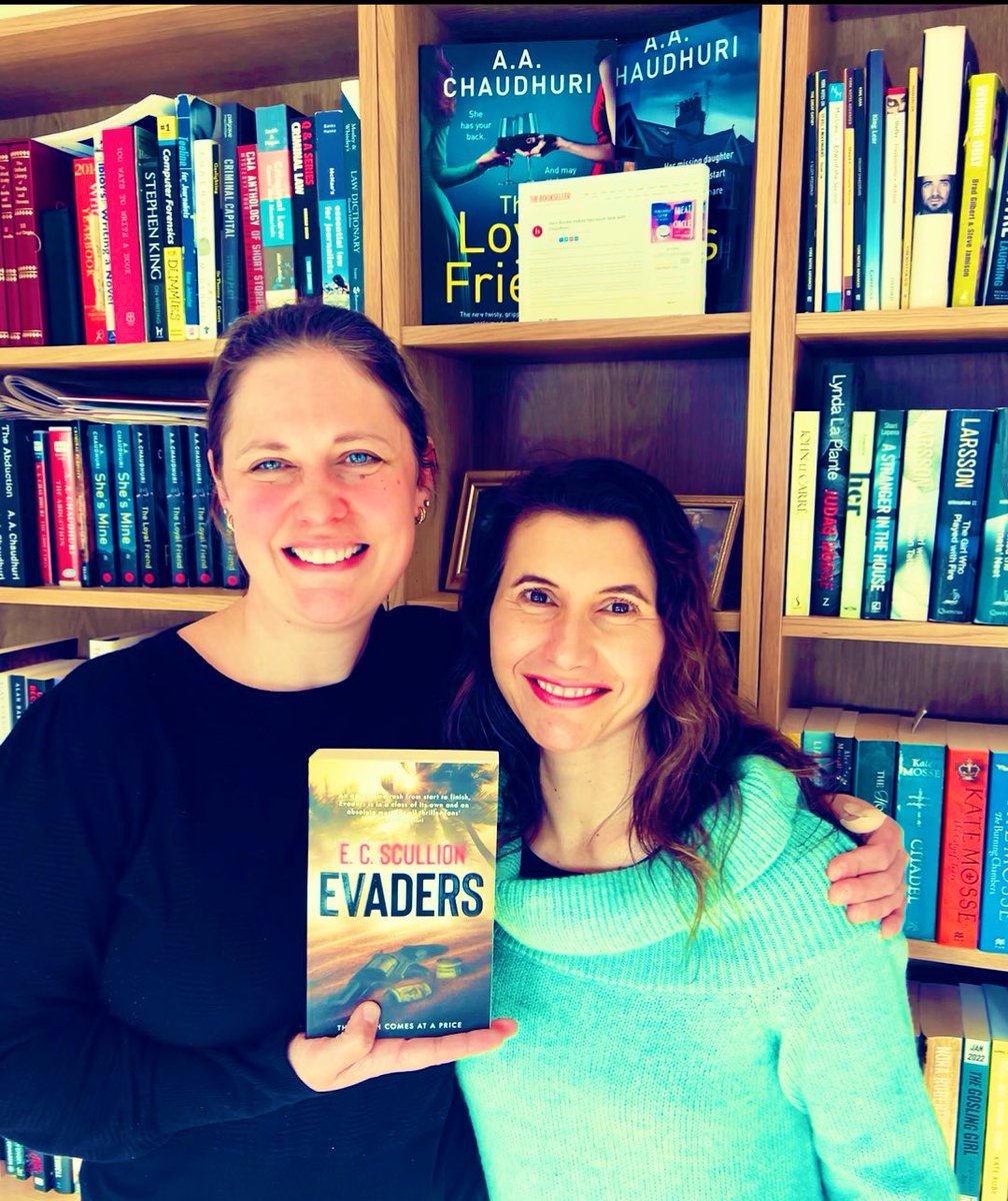 AAChaudhuri's tweet image. Had such a nice morning finally meeting the lovely and very talented @ECScullion in person having connected on twitter just before lockdown! Absolutely loved #Evaders so I was so happy Emma signed my copy for me! 🖊️ 📚 #WritingCommunity #CrimeFiction #thrillerbooks